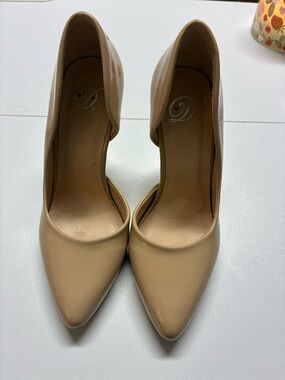 Nude Patent Pointed Toe Pumps